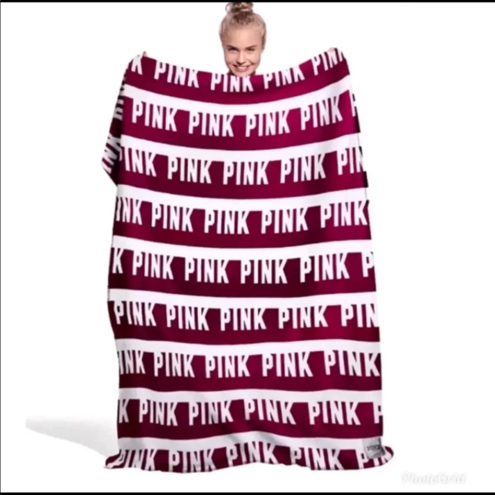 VS PINK sherpa Blanket